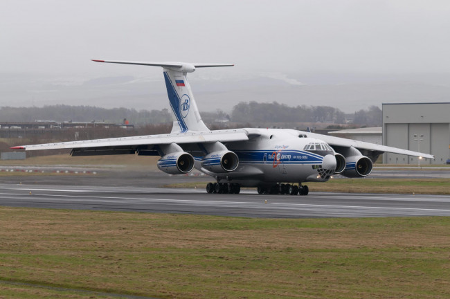 Обои картинки фото illyushin, il, 76, авиация, грузовые, самолёты, самолет, грузовой, военно, транспортный