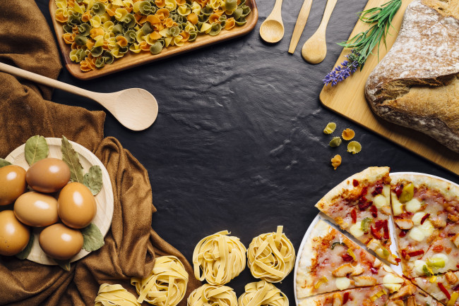 Обои картинки фото еда, разное, макароны, хлеб, пицца, яйца