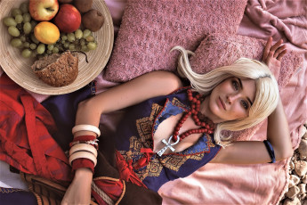 Картинка девушки софия+летяго+ sophie+katssby образ костюм украшения тарелка подушки