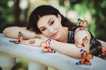 Картинка девушки diana+lipkina девушка брюнетка макияж украшения блузка улыбка бабочки diana lipkina
