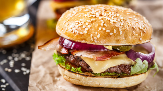 Обои картинки фото еда, бутерброды,  гамбургеры,  канапе, чизбургер, бургер, котлета, лук, сыр