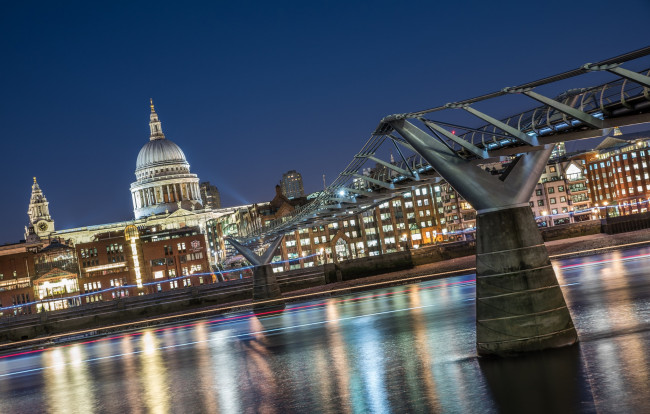 Обои картинки фото st pauls & millennium bridge,  london, города, лондон , великобритания, собор, ночь