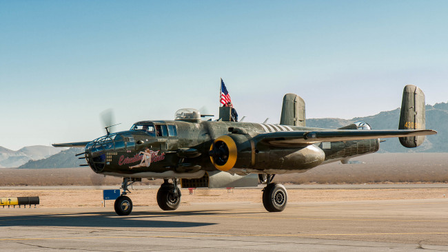 Обои картинки фото north american b-25 mitchell, авиация, боевые самолёты, бомбардировщик, mitchell, b25, north, american, цельнометаллический, двухмоторный, американский