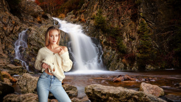 Картинка девушки -+блондинки +светловолосые водопад джинсы свитер