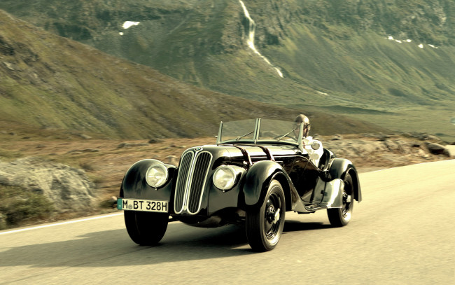 Обои картинки фото bmw, автомобили, классика, старинный, черный, водитель, дорога, горы