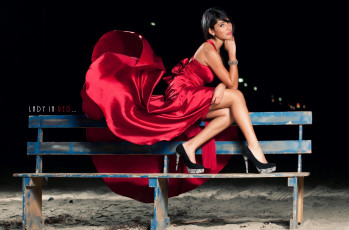 Картинка девушки -unsort+ брюнетки +шатенки скамейка красное платье