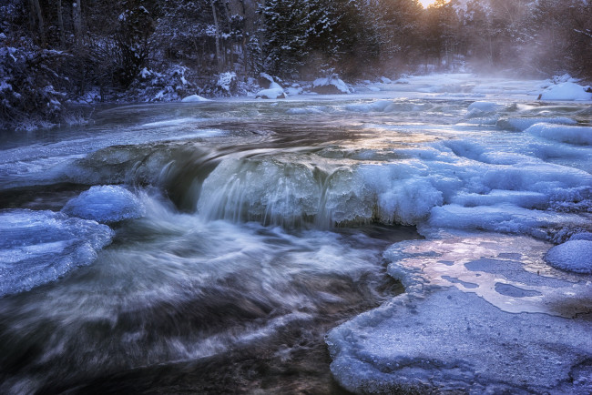 Обои картинки фото природа, реки, озера, лед, река, снег, зима, холод, вода