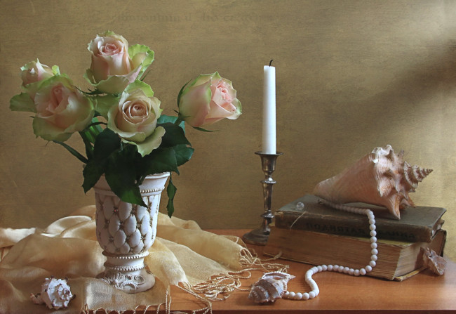 Обои картинки фото цветы, розы, букет, ракушка, свеча