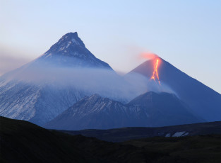 Картинка природа горы россия камчатка лава извержение вулканы пейзажи простор