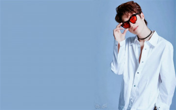 Картинка мужчины wang+yi+bo актер очки рубашка