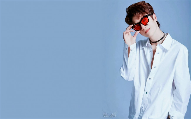 Обои картинки фото мужчины, wang yi bo, актер, очки, рубашка