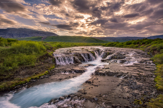 Обои картинки фото природа, реки, озера, облака, луг, река, исландия, горы