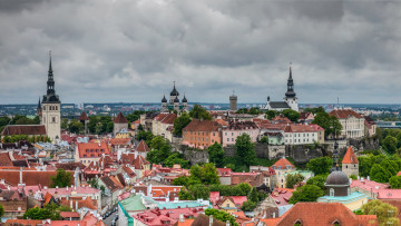 обоя таллин, эстония, города, таллин , здания, город, крыши, столица