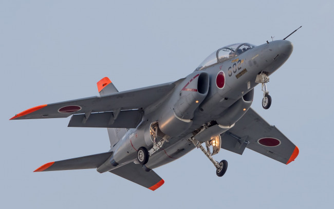 Обои картинки фото kawasaki t-4, авиация, боевые самолёты, kawasaki, t-4, training, aircraft, japanese, japan, air, force, military, учебно, тренировочный, кавасаки, ввс, японии