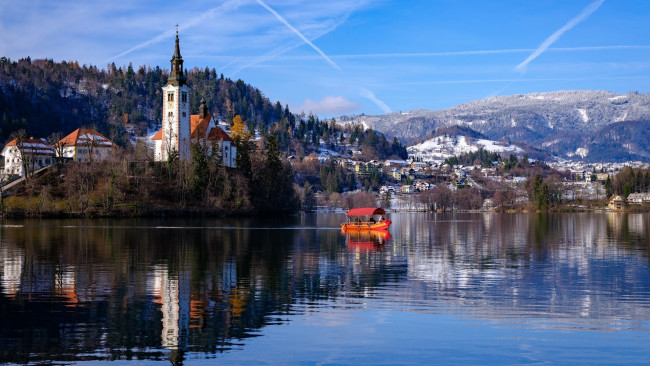 Обои картинки фото города, блед , словения, горы, озеро, остров, церковь