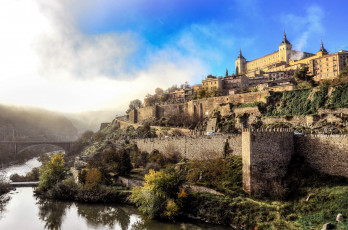 Картинка города толедо испания река холм дома алькасар крепость