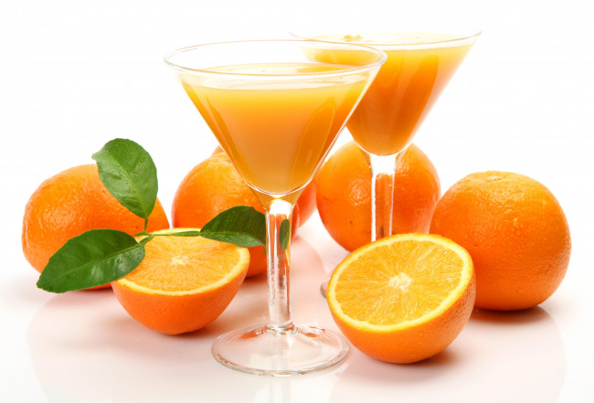 Обои картинки фото еда, напитки, сок, фужеры, апельсины, цитрусы