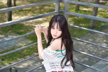 Картинка девушки zhengmei+bibi шатенка топ сетка ограда