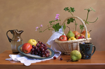 обоя еда, натюрморт, виноград, груши, яблоки, кувшин, корзинка