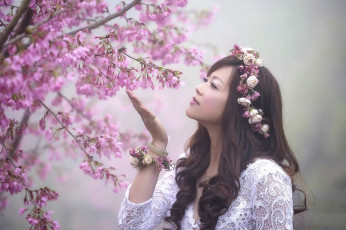 Картинка девушки -unsort+ азиатки венок платье браслет весна цветение сакура