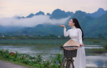 Картинка девушки -unsort+ азиатки горы облака река велосипед шляпа