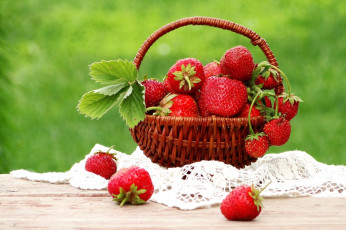 Картинка еда клубника земляника ягоды лукошко