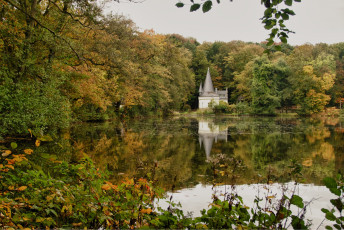Картинка города -+пейзажи пруд парк церковь