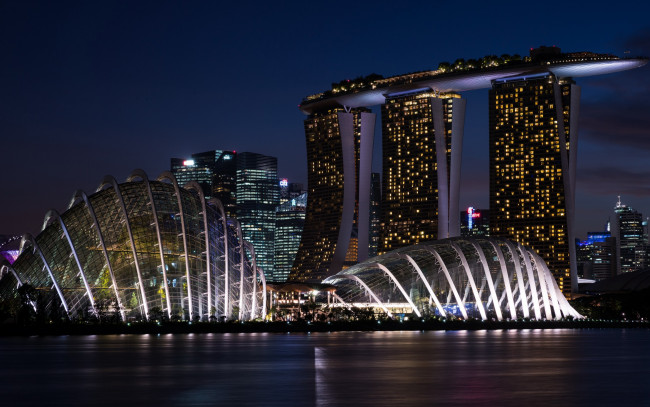 Обои картинки фото города, сингапур , сингапур, огни, ночь, сооружение, marina, bay, sands, здания, набережная, река