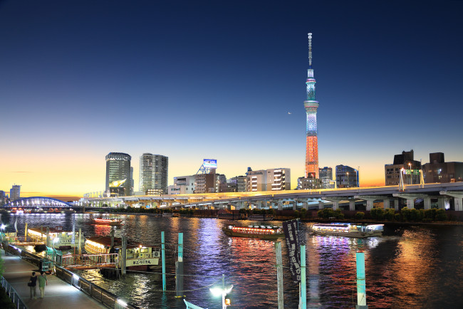 Обои картинки фото tokyo iconic skytree tower, города, токио , Япония, башня, эстакада, река