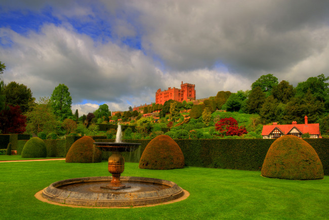 Обои картинки фото powis castle, города, замки англии, парк, холм, замок
