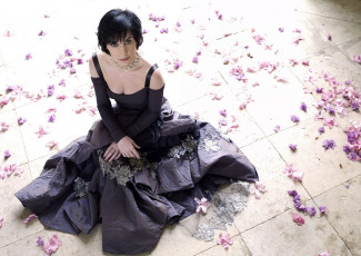 Картинка музыка enya ирландия лиловый певица платье цветы