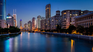 Картинка huangpu shanghai china города шанхай китай ночной город река сучжоухэ хуанпу suzhou creek здания набережная мост