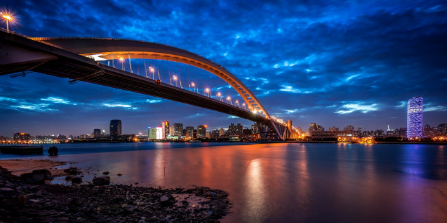 Обои картинки фото lupu, bridge, shanghai, china, города, шанхай, китай, huangpu, river, мост, лупу, река, хуанпу, ночной, город