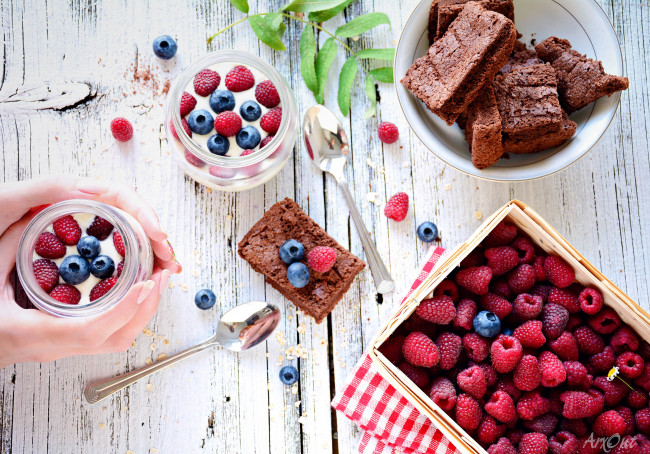 Обои картинки фото еда, фрукты,  ягоды, пирог, десерт, черника, малина, ягоды