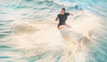Картинка спорт серфинг фон взгляд девушка брызги