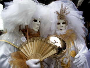 Картинка разное маски карнавальные костюмы белый пара венеция веер