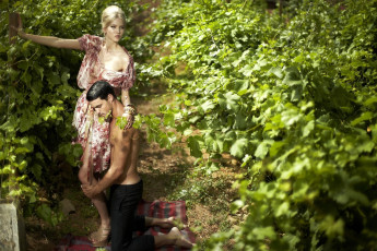 Картинка разное мужчина+женщина блондинка пара виноградник