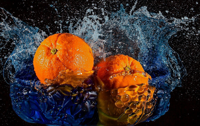 Обои картинки фото еда, цитрусы, вода, апельсины, брызги