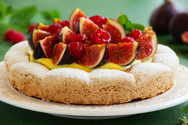 Обои картинки фото еда, пироги, пирог, инжир, малина, сахарная, пудра, cake, figs, raspberries, powdered, sugar