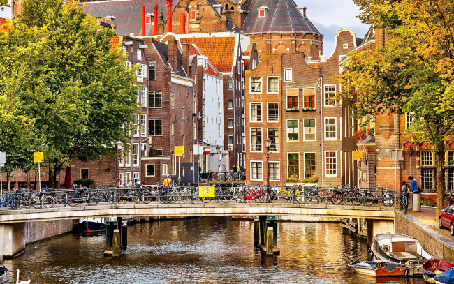 Обои картинки фото города, амстердам , нидерланды, канал, мост, велосипеды