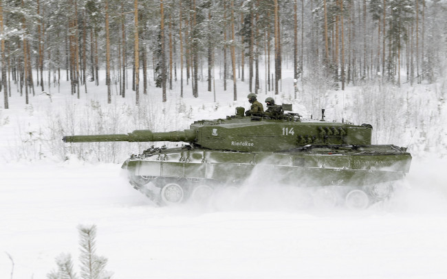 Обои картинки фото техника, военная, экипаж, так, лес, снег