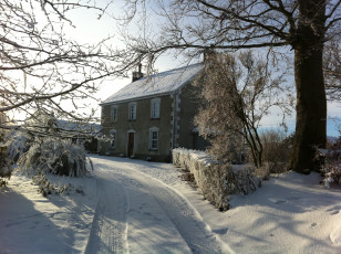 Картинка города здания дома дом дорога зима пейзаж