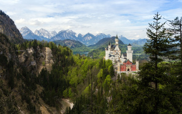 обоя neuschwanstein, castle, bavaria, germany, города, замок, нойшванштайн, германия, лес, горы, пейзаж, деревья, бавария