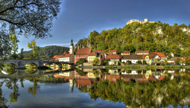Обои картинки фото германия, бавария, калльмюнц, города, пейзажи, мост, дома, пейзаж, замок, река
