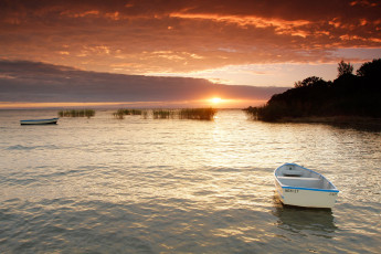 Картинка корабли лодки +шлюпки озеро малави зимбабве африка погода природа солнце восход