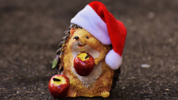 Картинка праздничные фигурки ёжик яблоки санта клаус новый год
