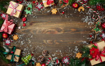 Картинка праздничные подарки+и+коробочки подарки печенье шишки