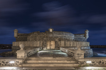 Картинка castillo+negro города -+дворцы +замки +крепости цитадель ночь