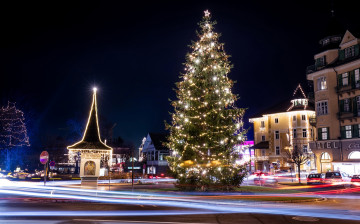 Картинка праздничные Ёлки гирлянды новый год австрия елка улица ночь зима