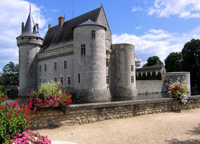 Обои картинки фото castle, sully, sur, loire, france, города, замки, луары, франция, башни, цветники, вода